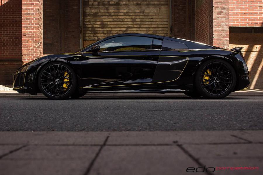  Audi R8 Spyder V10 by Edo Competition 2016 года  (фото 2 из 18)